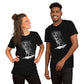 Heulender Wolf Unisex-T-Shirt